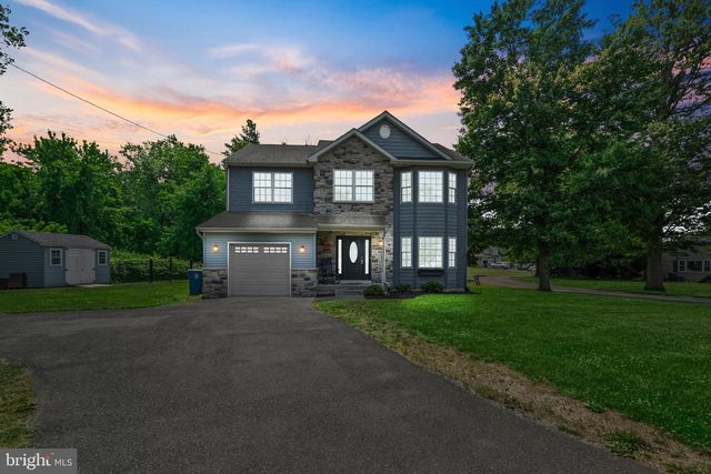 218 FORD AVE, Langhorne, PA 19047