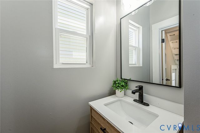 607 N 37th St, Richmond, VA 23223