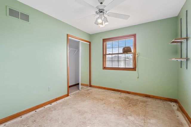 5684 Dove Dale Avenue, Portage, IN 46368