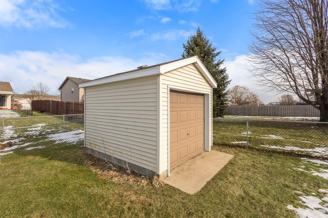 5684 Dove Dale Avenue, Portage, IN 46368