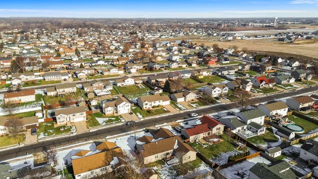 5684 Dove Dale Avenue, Portage, IN 46368