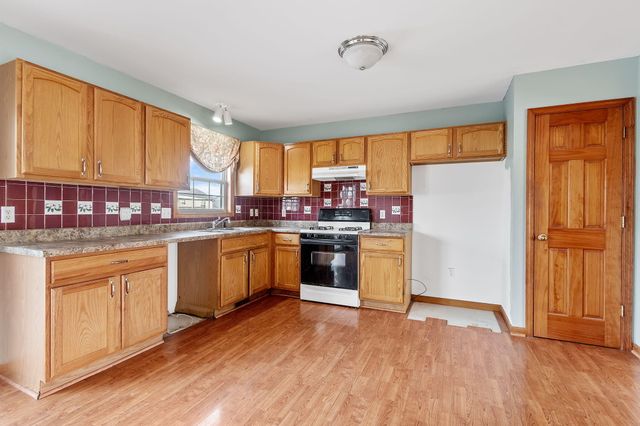 5684 Dove Dale Avenue, Portage, IN 46368