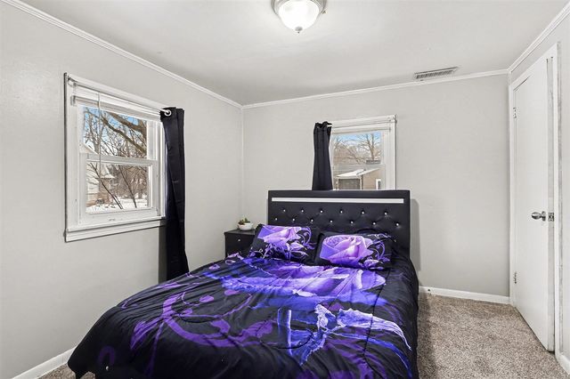 702 S Davis Street, Vicksburg, MI 49097