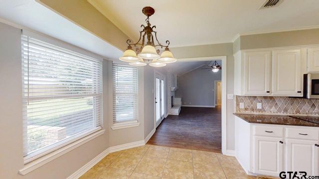 518 Meadow Creek Dr, Tyler, TX 75703