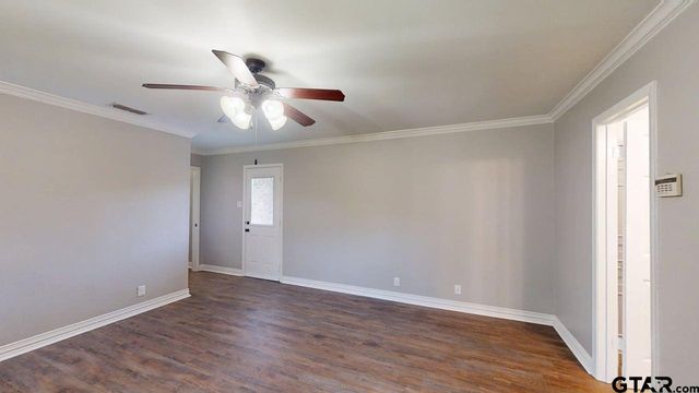 518 Meadow Creek Dr, Tyler, TX 75703