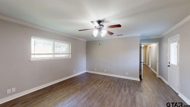 518 Meadow Creek Dr, Tyler, TX 75703