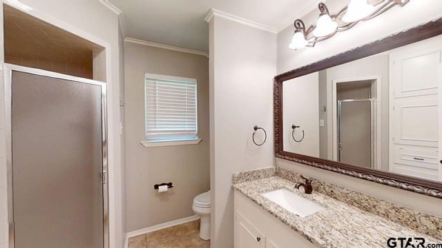 518 Meadow Creek Dr, Tyler, TX 75703