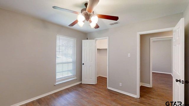 518 Meadow Creek Dr, Tyler, TX 75703