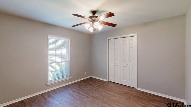 518 Meadow Creek Dr, Tyler, TX 75703