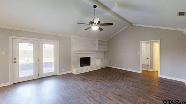 518 Meadow Creek Dr, Tyler, TX 75703