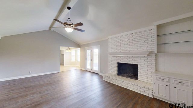 518 Meadow Creek Dr, Tyler, TX 75703