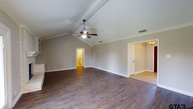 518 Meadow Creek Dr, Tyler, TX 75703