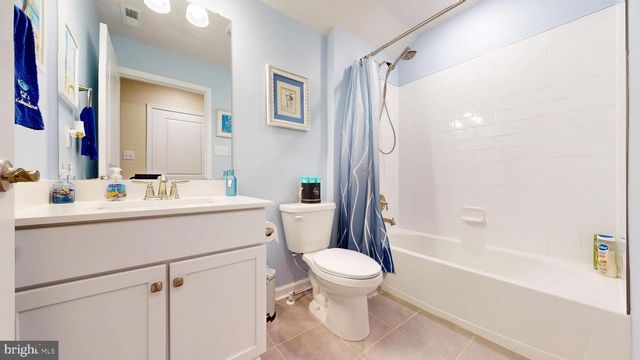172 LAQUINTA DR, Egg Harbor Township, NJ 08234