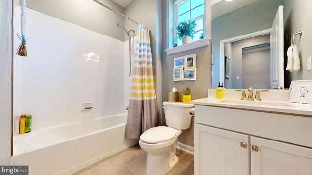 172 LAQUINTA DR, Egg Harbor Township, NJ 08234