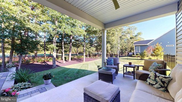 172 LAQUINTA DR, Egg Harbor Township, NJ 08234
