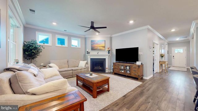 172 LAQUINTA DR, Egg Harbor Township, NJ 08234