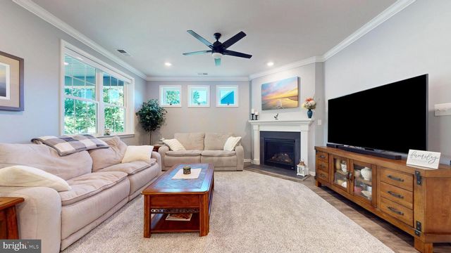 172 LAQUINTA DR, Egg Harbor Township, NJ 08234