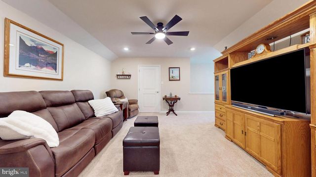 172 LAQUINTA DR, Egg Harbor Township, NJ 08234