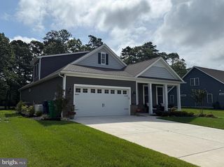 172 LAQUINTA DR, Egg Harbor Township, NJ 08234