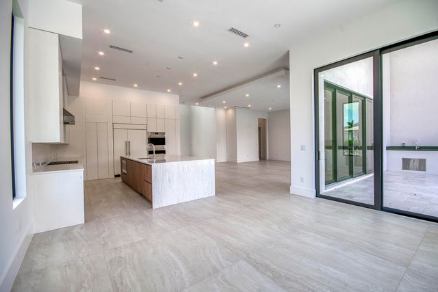 18409 Symphony Court, Jupiter, FL 33458