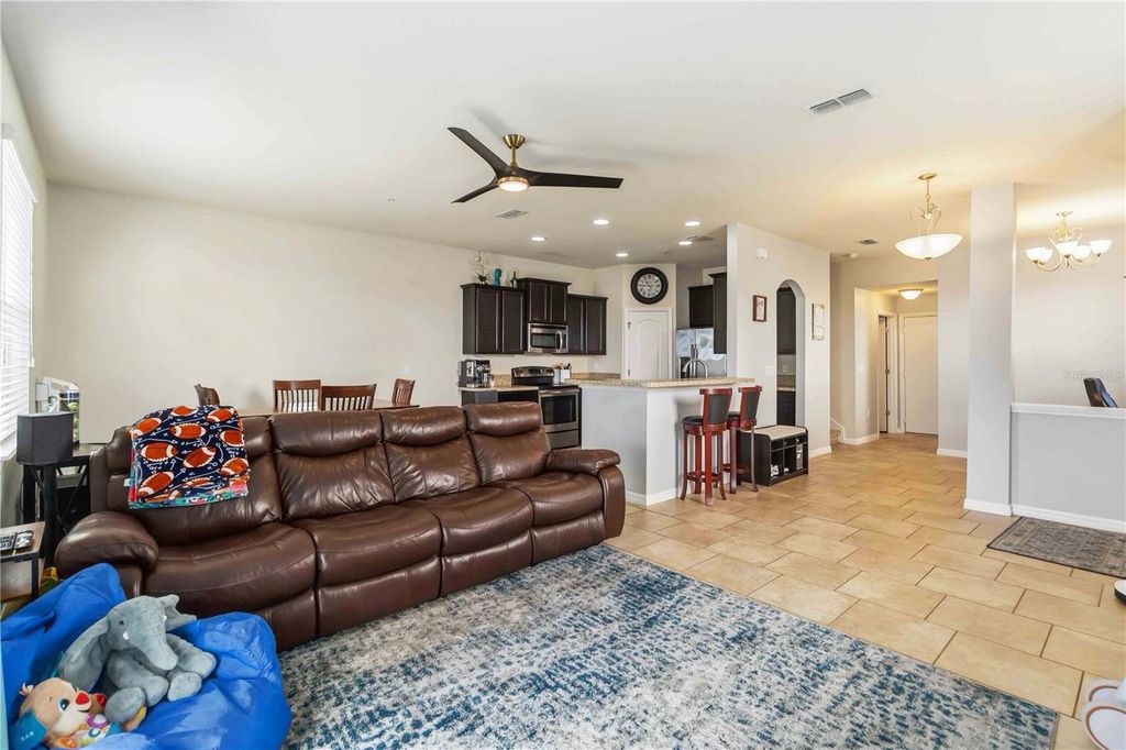Image 6 of property listing at 6560 S GOLDENROD ROAD 79C, Orlando, FL 32822