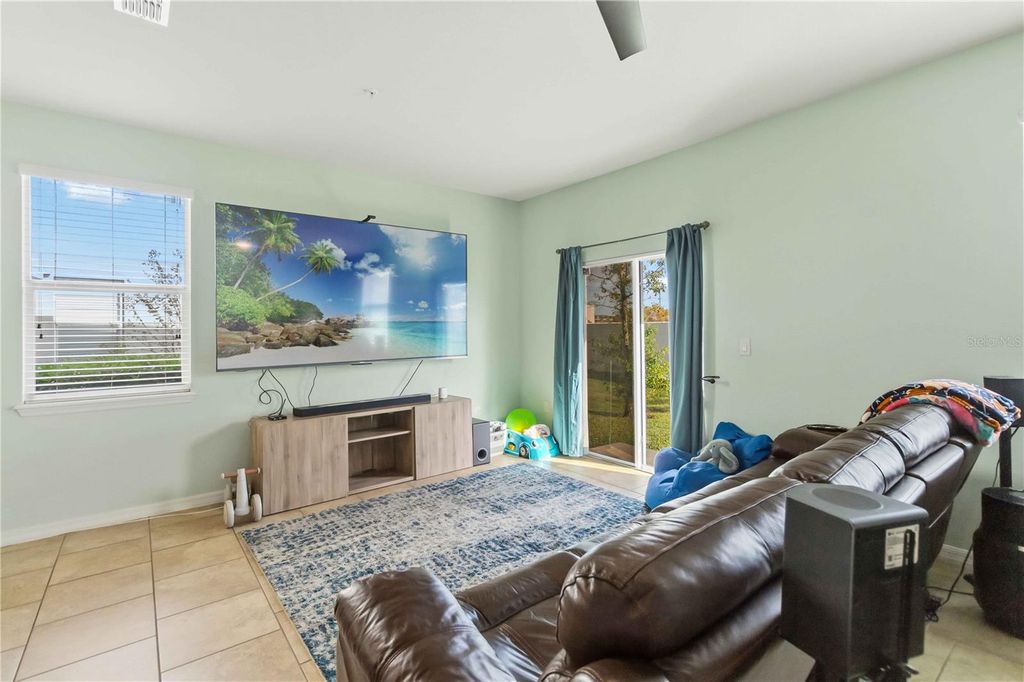 Image 7 of property listing at 6560 S GOLDENROD ROAD 79C, Orlando, FL 32822