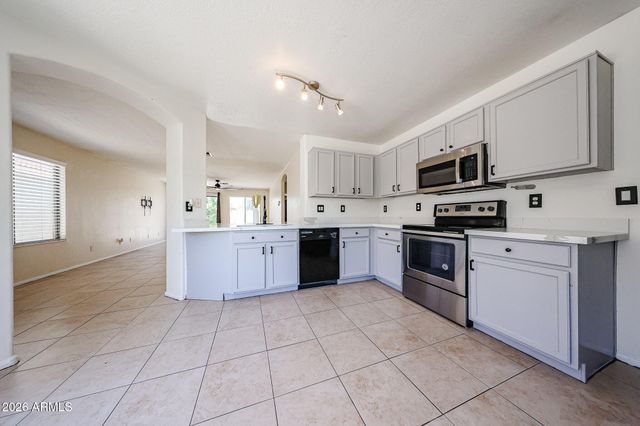 1098 E NARDINI Street, San Tan Valley, AZ 85140