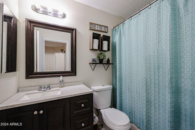 1098 E NARDINI Street, San Tan Valley, AZ 85140