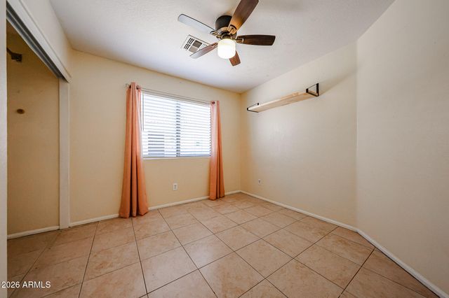 1098 E NARDINI Street, San Tan Valley, AZ 85140