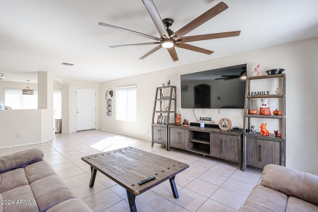 1098 E NARDINI Street, San Tan Valley, AZ 85140 — photo 2