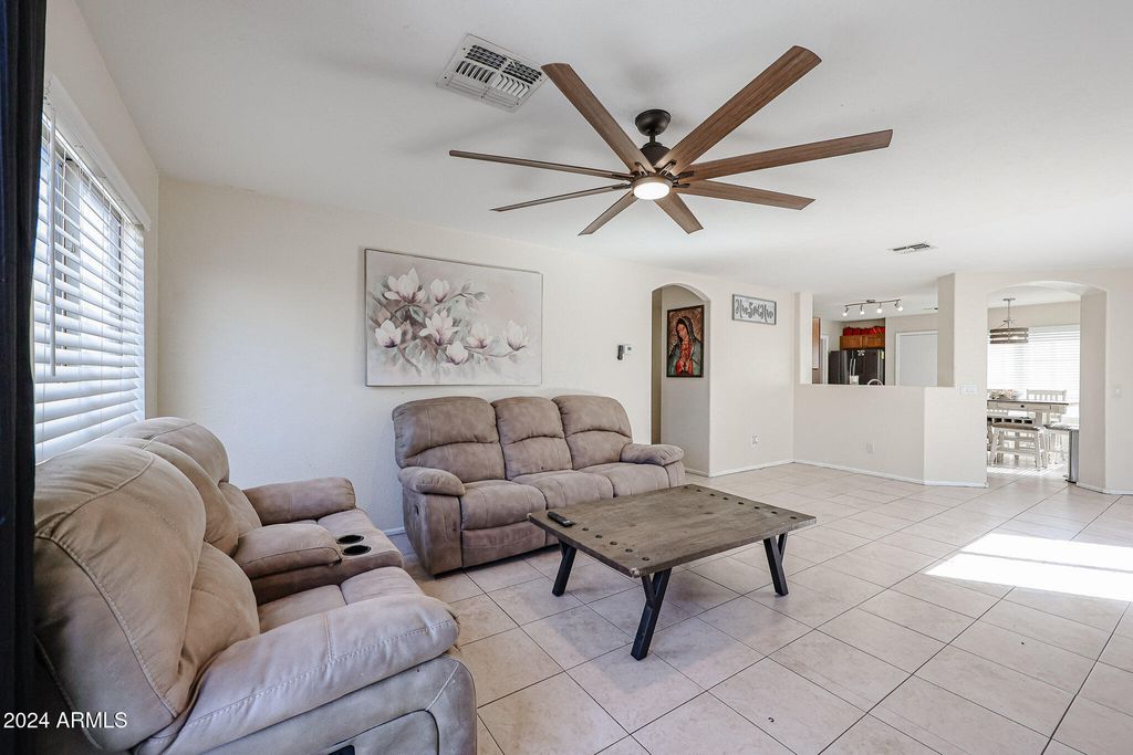 1098 E NARDINI Street, San Tan Valley, AZ 85140 — photo 3