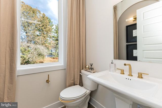 11599 PATRIOTIC LN, Reston, VA 20190