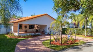 6420 SW 81st St, Miami, FL 33143