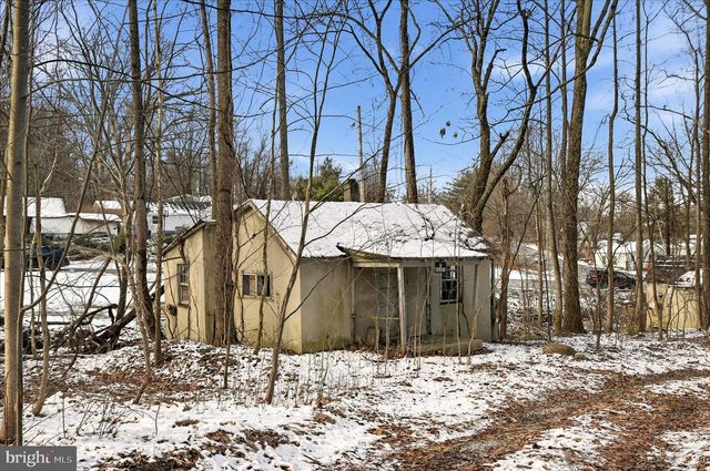 19200 CHARLES TOWN RD, Harpers Ferry, WV 25425