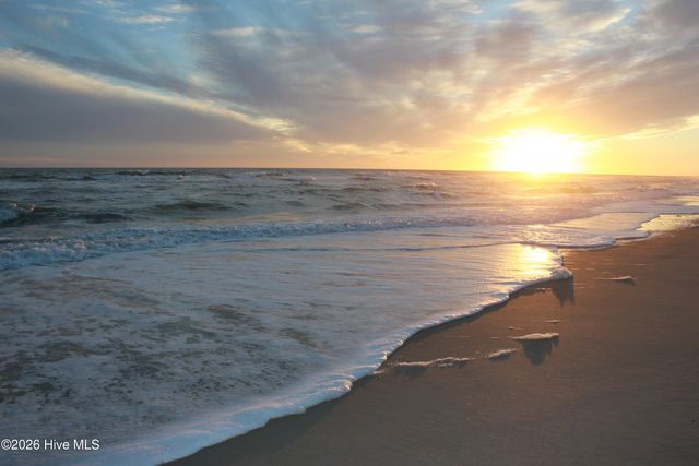 102 Evergreen Lane, Atlantic Beach, NC 28512