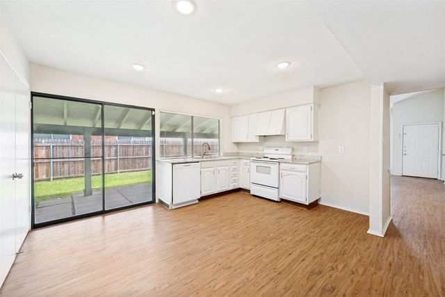 4708 Woodfield Drive, Arlington, TX 76016