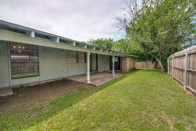 4708 Woodfield Drive, Arlington, TX 76016