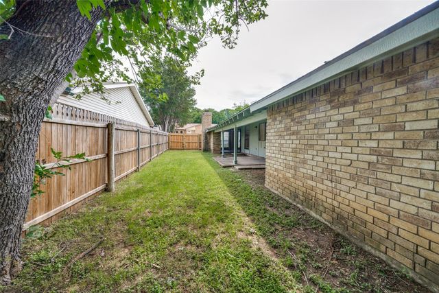 4708 Woodfield Drive, Arlington, TX 76016