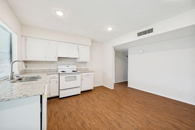 4708 Woodfield Drive, Arlington, TX 76016