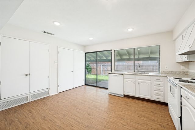 4708 Woodfield Drive, Arlington, TX 76016