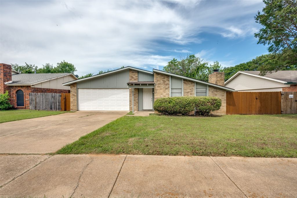 4708 Woodfield Drive, Arlington, TX 76016