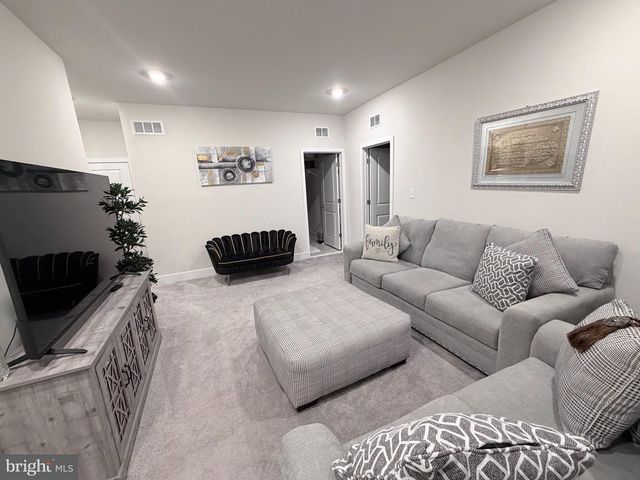 1904 WATERS LANDING DR, Essex, MD 21221