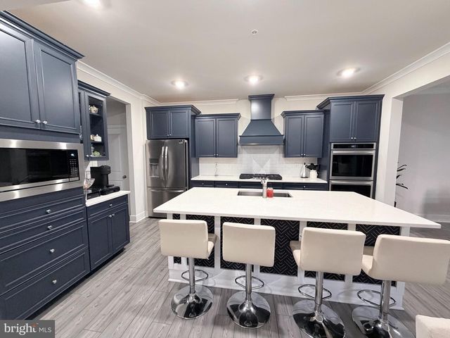 1904 WATERS LANDING DR, Essex, MD 21221