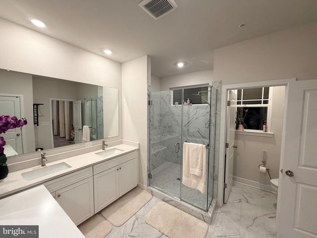 1904 WATERS LANDING DR, Essex, MD 21221
