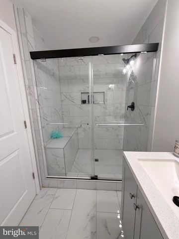 1904 WATERS LANDING DR, Essex, MD 21221