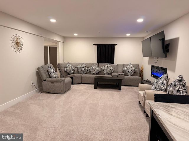 1904 WATERS LANDING DR, Essex, MD 21221