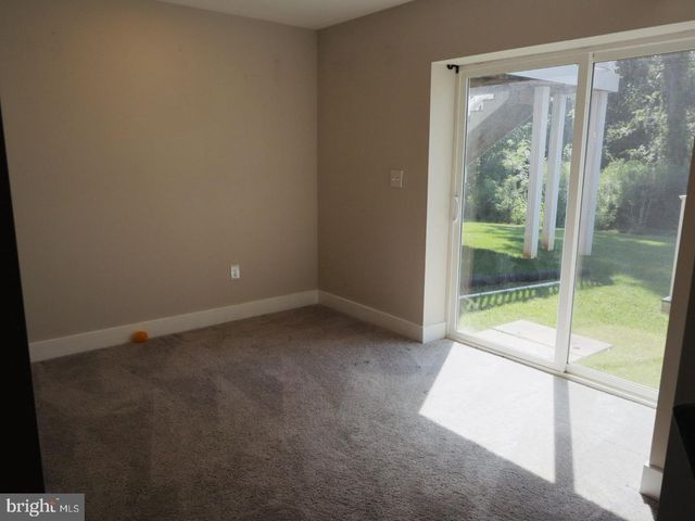 1904 WATERS LANDING DR, Essex, MD 21221
