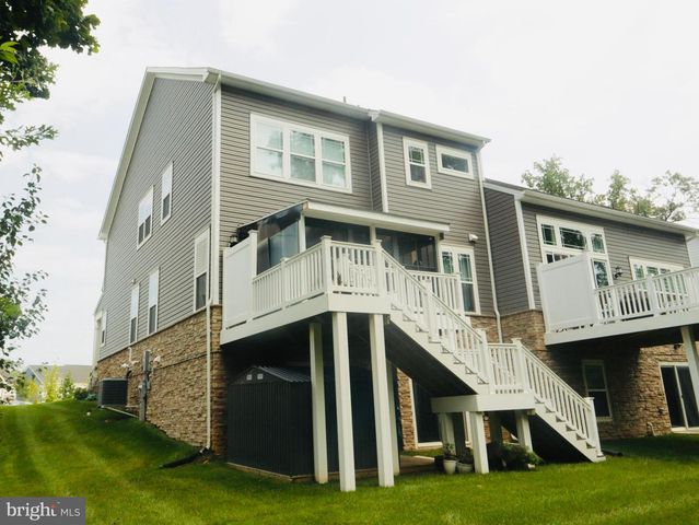 1904 WATERS LANDING DR, Essex, MD 21221
