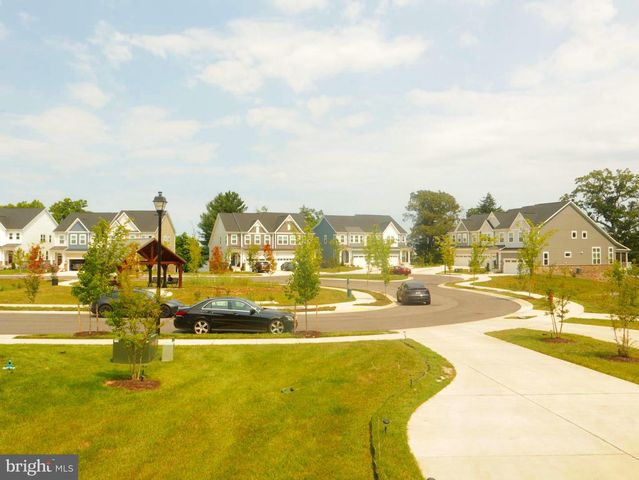 1904 WATERS LANDING DR, Essex, MD 21221