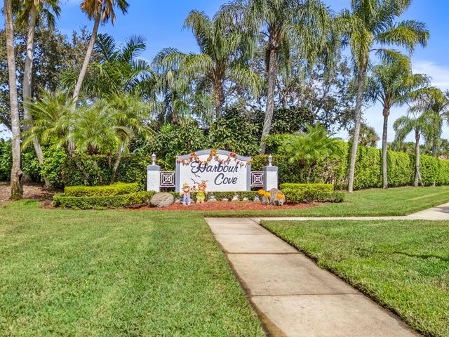 9139 Bay Harbour Circle, West Palm Beach, FL 33411